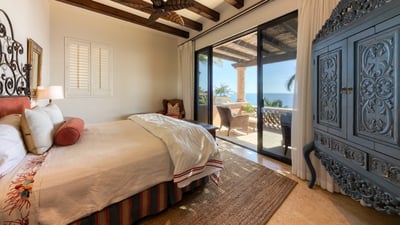 Luxury Villa Photo #50