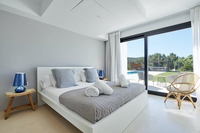 Luxury Villa Photo #25