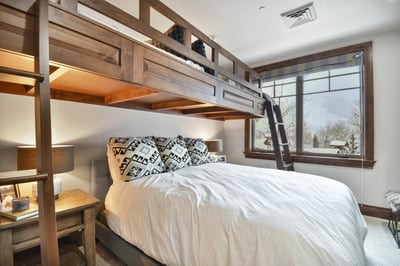 Luxury Villa Photo #17