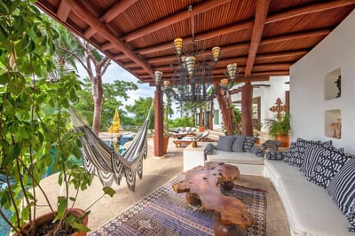 Luxury Villa Photo #7