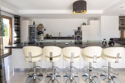 Luxury Villa Photo #7