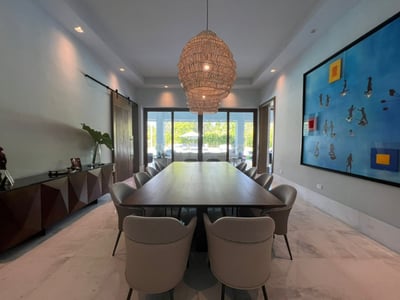 Luxury Villa Photo #6