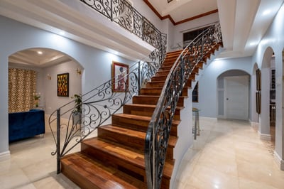 Luxury Villa Photo #24