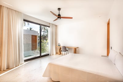 Luxury Villa Photo #26