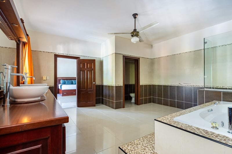 Colonial Beach Villa