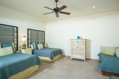 Luxury Villa Photo #18