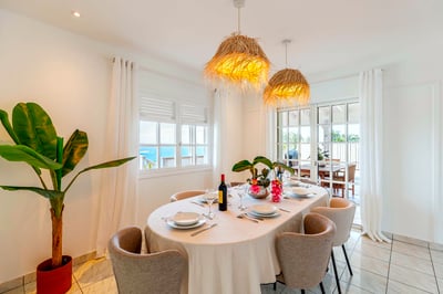 Luxury Villa Photo #26