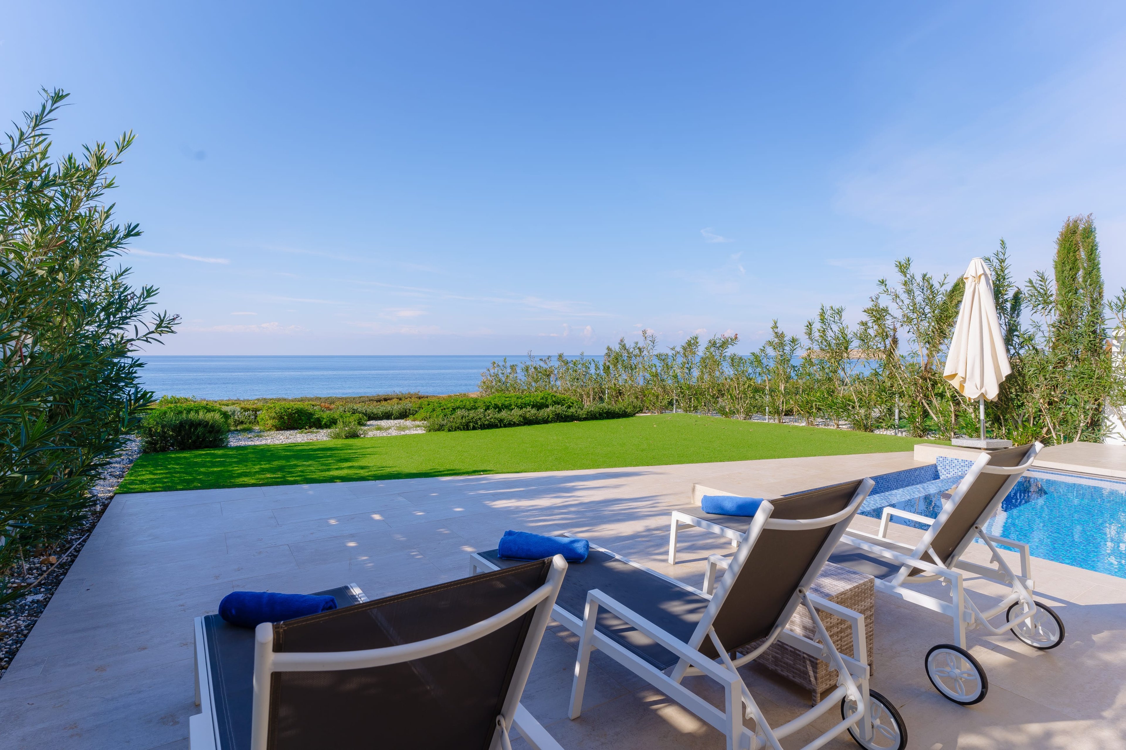 Four Bedroom Seafront Villas - 5