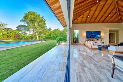 Luxury Villa Photo #8