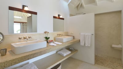 Luxury Villa Photo #18
