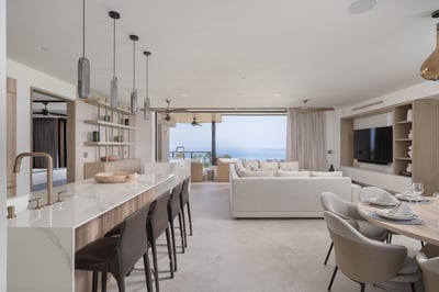 Luxury Villa Photo #9