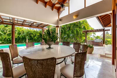 Luxury Villa Photo #9