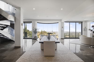 Luxury Villa Photo #25