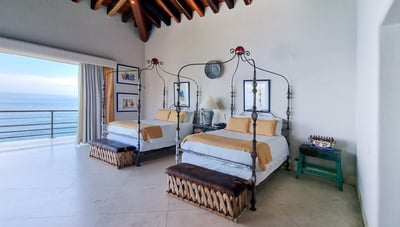 Luxury Villa Photo #24