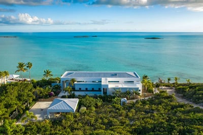 Luxury Villa Photo #4