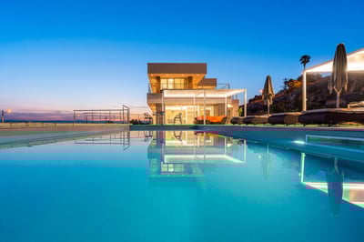 Luxury Villa Photo #4