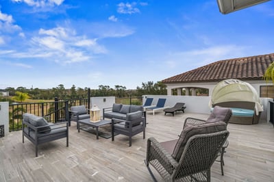 Luxury Villa Photo #9