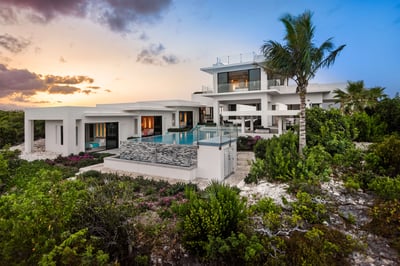 Luxury Villa Photo #3