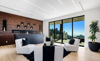 Luxury Villa Photo #32