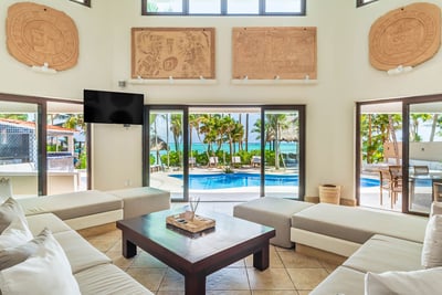 Luxury Villa Photo #21