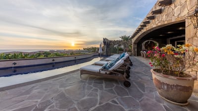 Luxury Villa Photo #6
