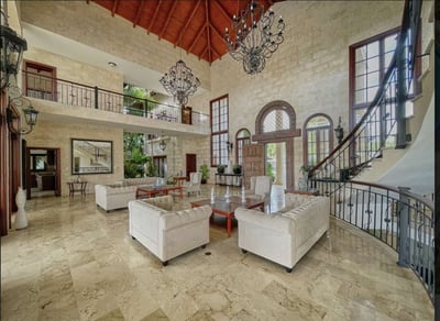 Luxury Villa Photo #15