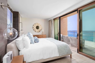 Luxury Villa Photo #18