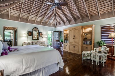 Luxury Villa Photo #29