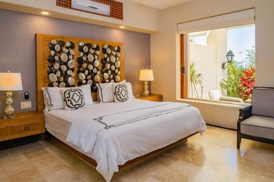 Luxury Villa Photo #41