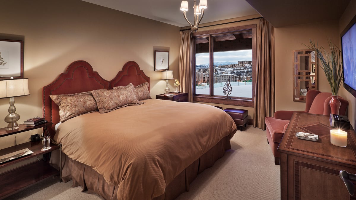 Snowline Ridge Residence