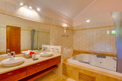 Luxury Villa Photo #37