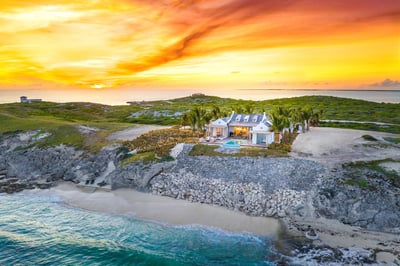Luxury Villa Photo #2