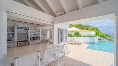Luxury Villa Photo #22