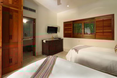 Luxury Villa Photo #17
