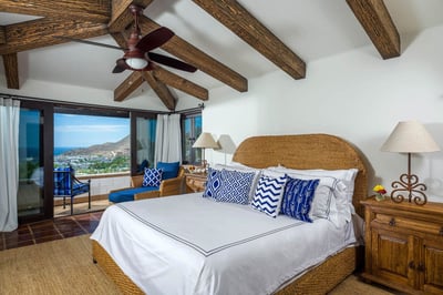 Luxury Villa Photo #21