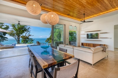 Luxury Villa Photo #21