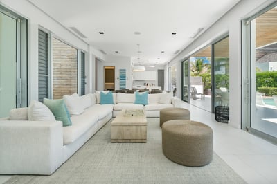 Luxury Villa Photo #27