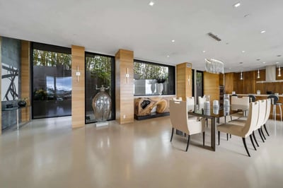 Luxury Villa Photo #24
