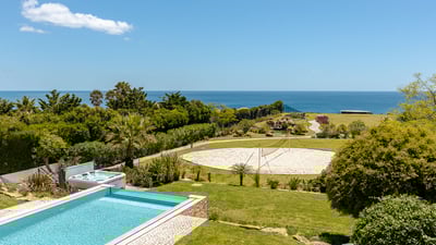 Luxury Villa Photo #3