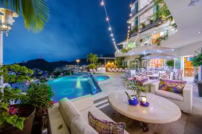 Luxury Villa Photo #6