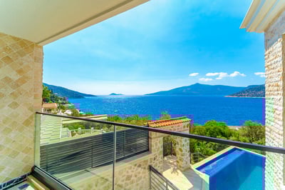 Luxury Villa Photo #17