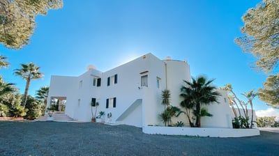Luxury Villa Photo #44