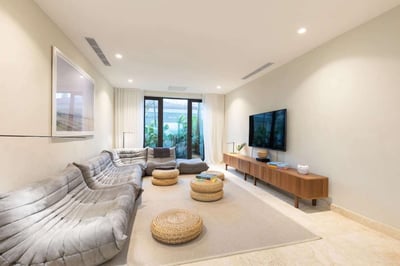 Luxury Villa Photo #15
