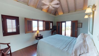 Luxury Villa Photo #16