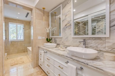 Luxury Villa Photo #32