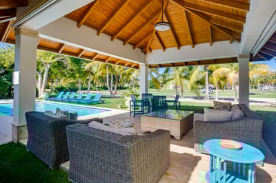 Luxury Villa Photo #18