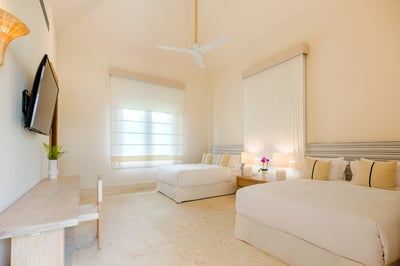 Luxury Villa Photo #36