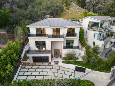 Luxury Villa Photo #3