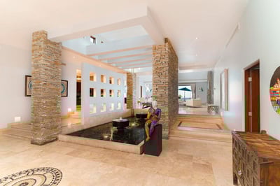 Luxury Villa Photo #21