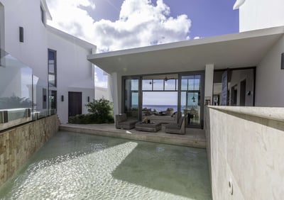 Luxury Villa Photo #13